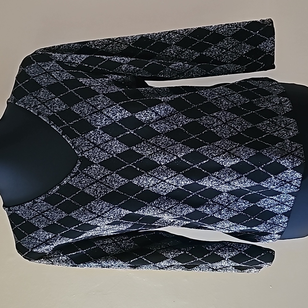 INC International Concepts Black & Silver Glittery V-Neck Top Size Petite Large